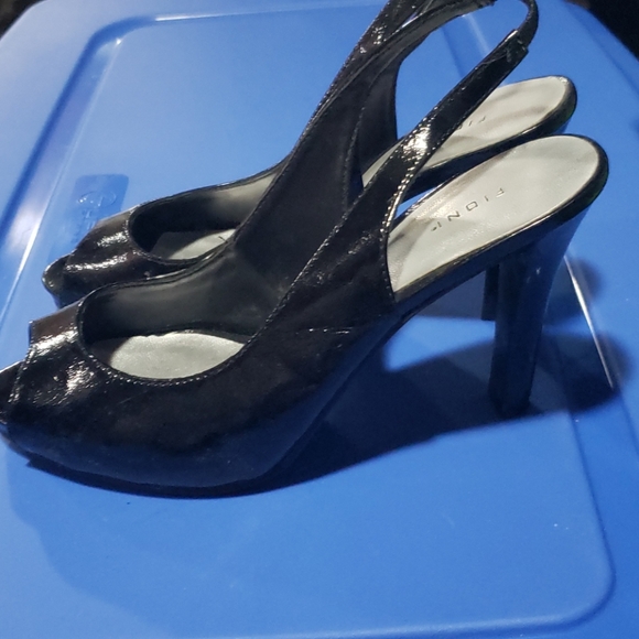 Women's Heels - Picture 2 of 5